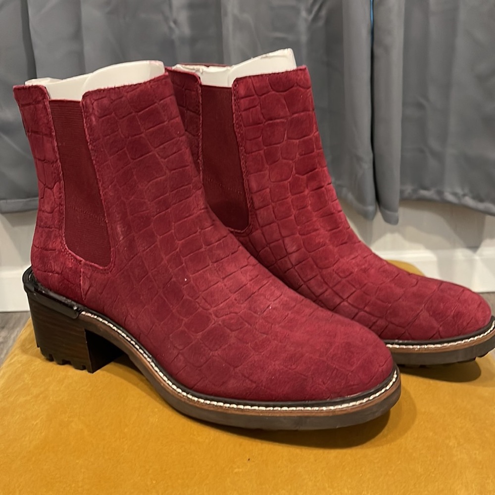 Vince Camuto Kelivena Fired Brick Suede Croco SZ 9 new in box